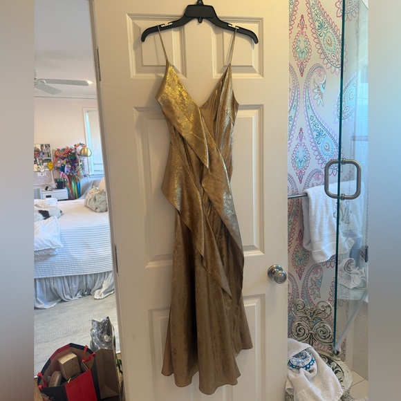 ACLER GOLD MIDI RUFFLE DRESS - Picture 5 of 9
